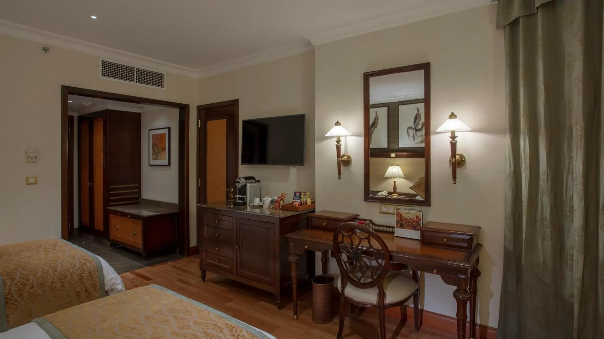 *****  The Oberoi Madina المدينة أوبروي Hotel Medina Saudi Arabia